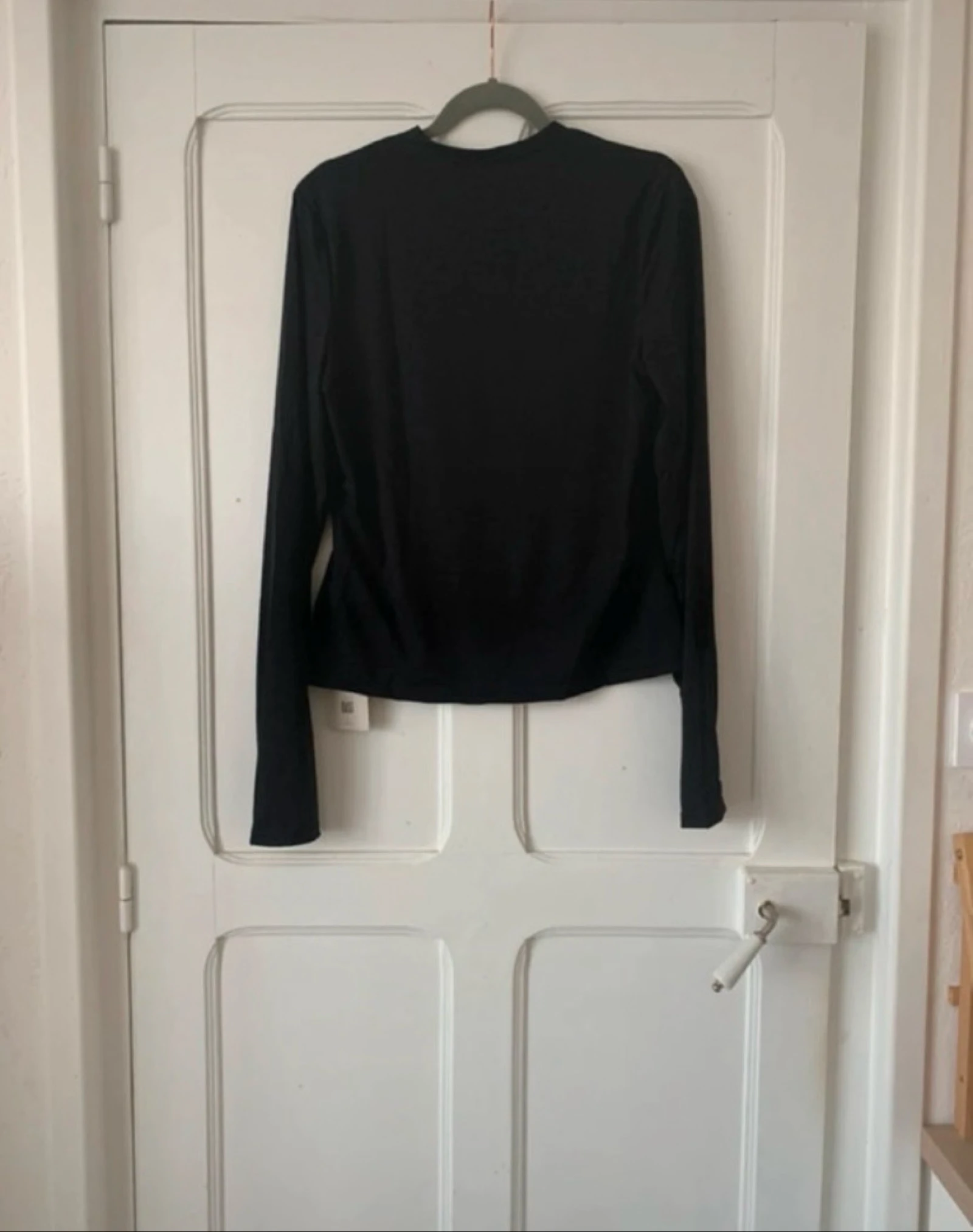 Women's Black Long Sleeve Sports T-Shirt - Size XL Musera – photo 2
